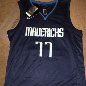 Nike Swingman Jersey- Mavericks: Luka Doncic